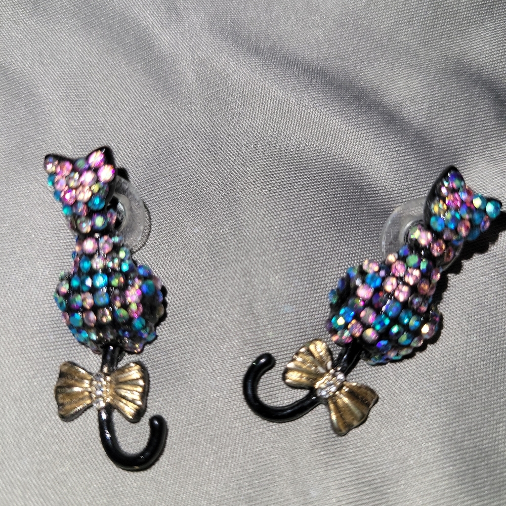 Betsey Johnson Kitty Cat earrings